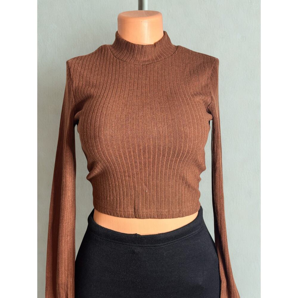 OGL CROPPED LONGSLEEVE SIZE S NO BUILTIN BRA NWT